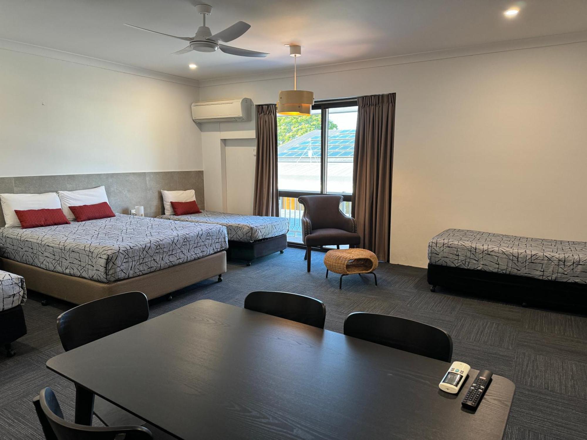 Longreach Motor Inn Extérieur photo