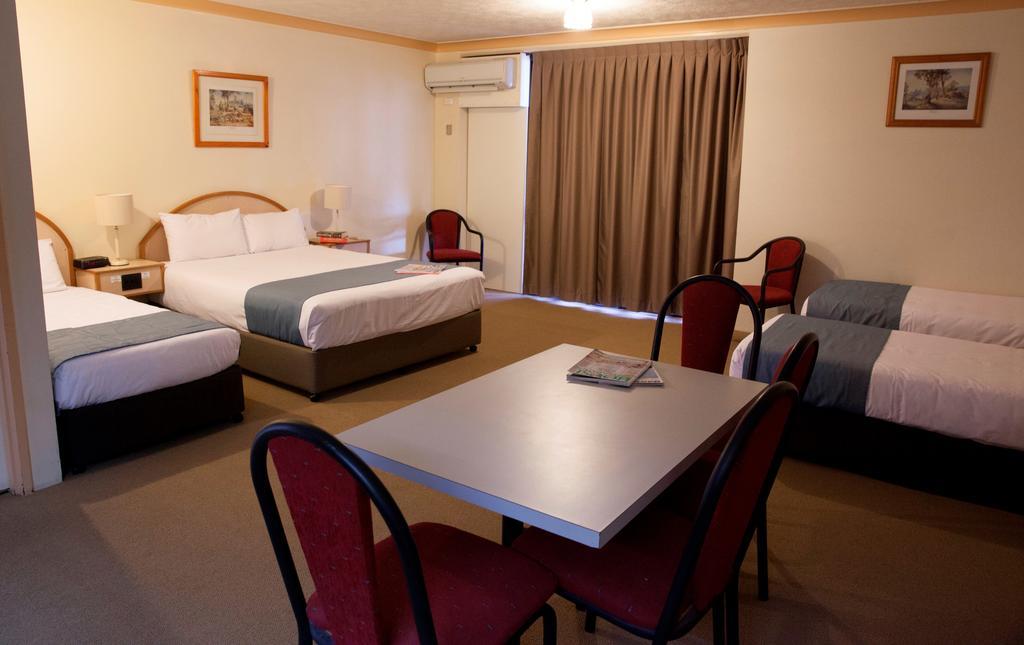 Longreach Motor Inn Extérieur photo