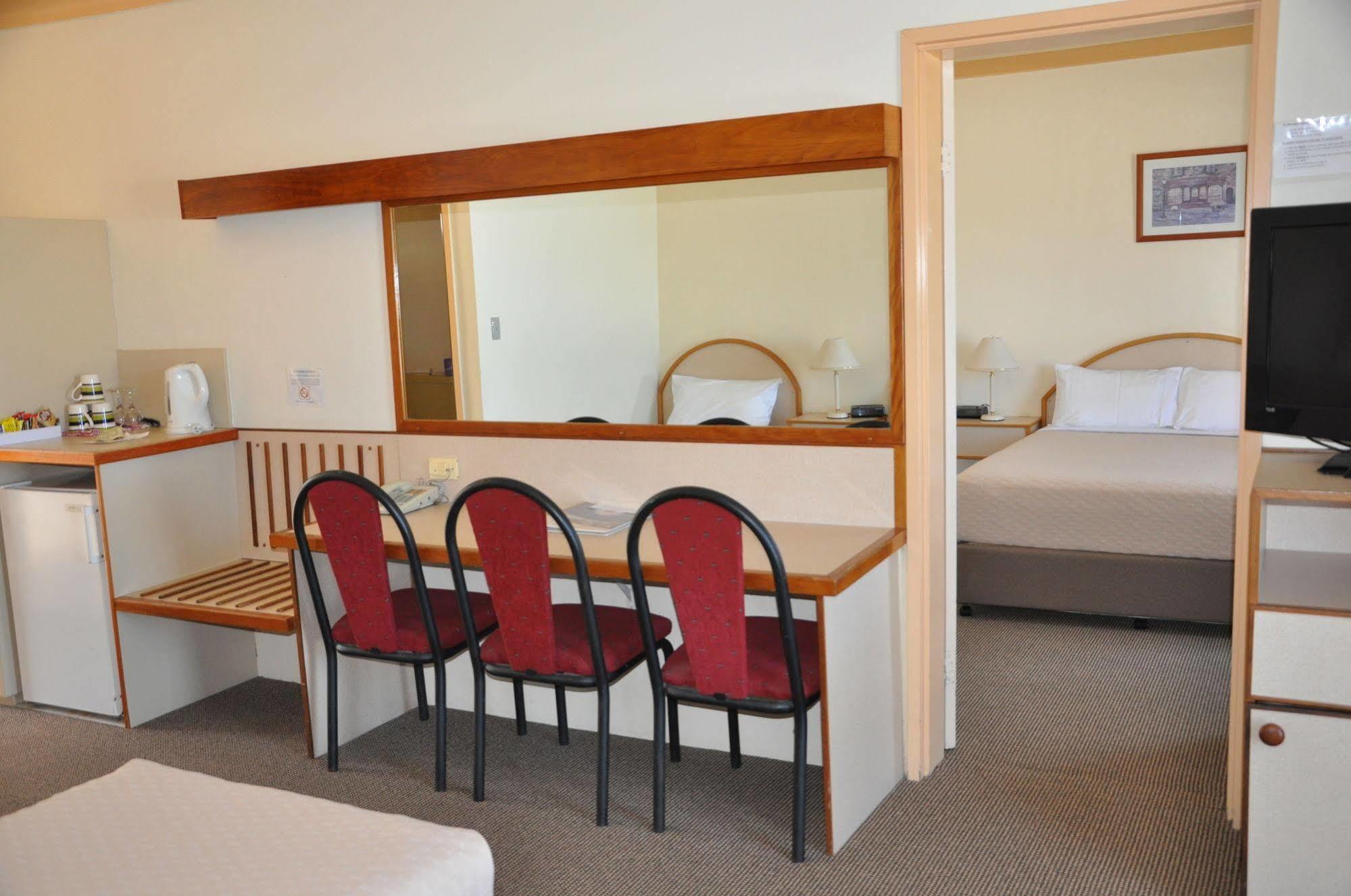 Longreach Motor Inn Extérieur photo